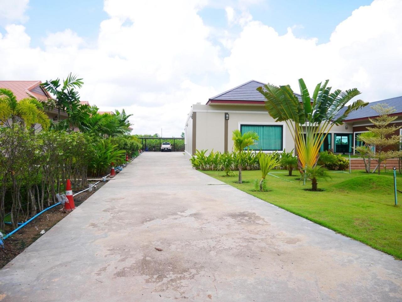 Tinna Resort Ban Nong Mai Ngam Exterior foto